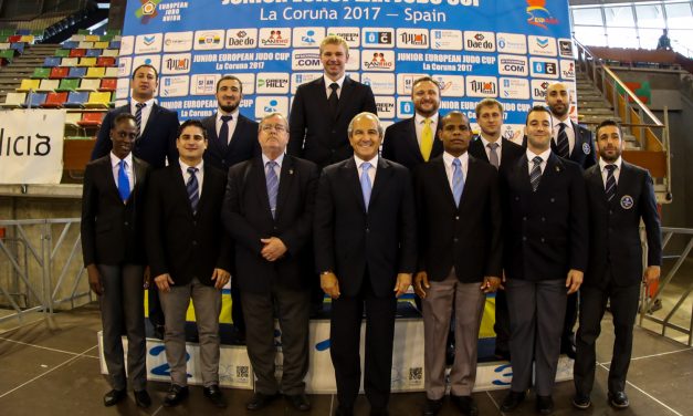 11 deportistas de élite se examinan de árbitro internacional en A Coruña